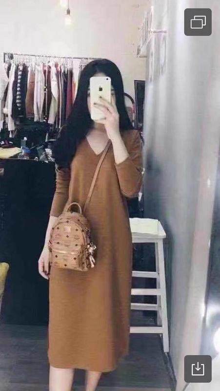 Đầm Len Cổ V Dáng Suông