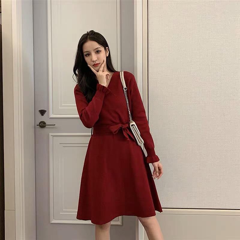 Đầm Len Cổ Vát Chéo Dáng Xoè